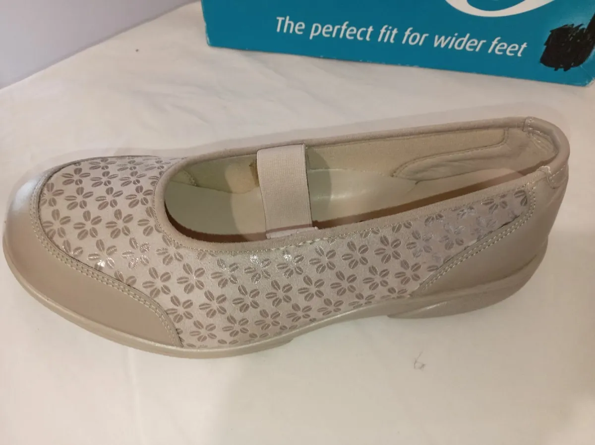 Easy b ladies wide fit slip on shoes - Image 4