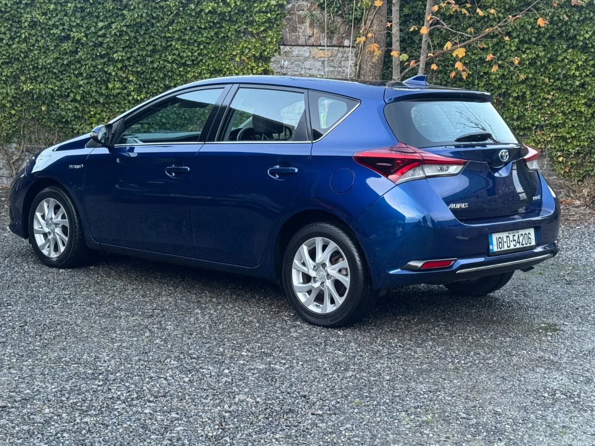 2018 Toyota Auris 1.8 Hybrid - Image 3