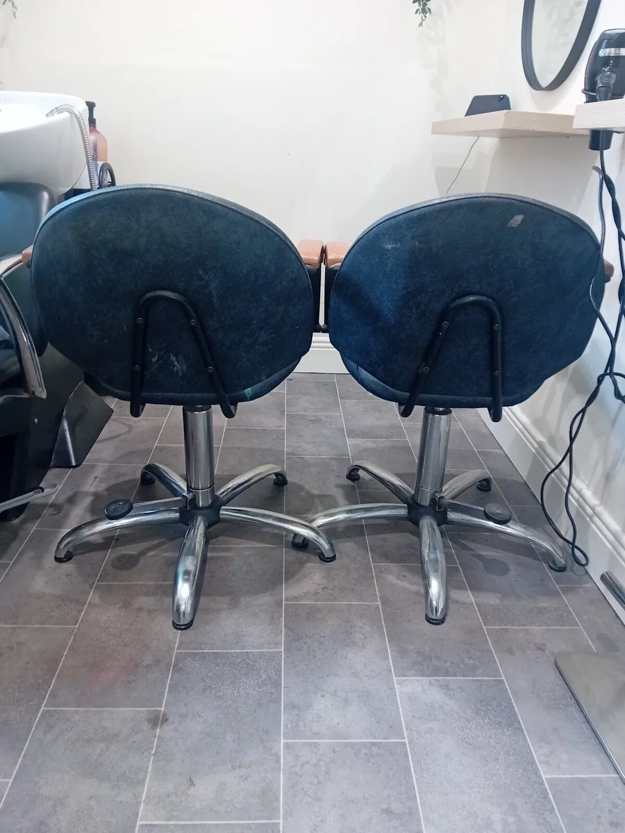 Hairdressing Chairs - Image 4