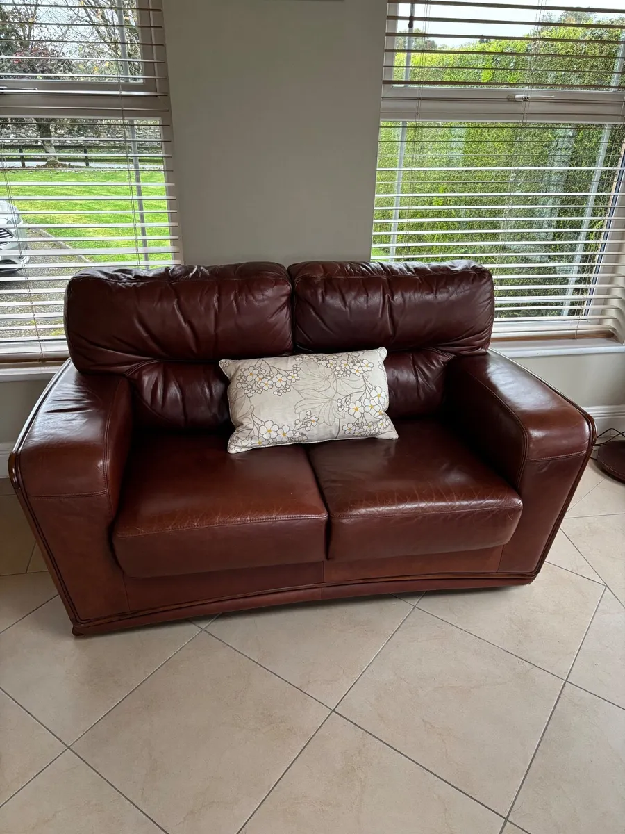 3 Piece Suite - Image 2