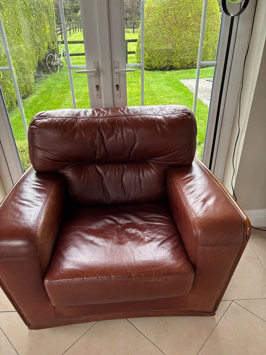 3 Piece Suite - Image 3