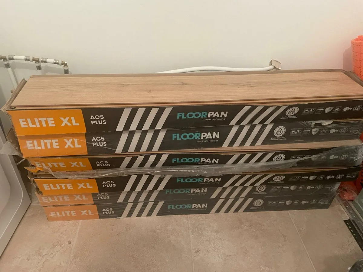 12mm AC5 Laminate flooring and 5kg walnut grout - Image 3