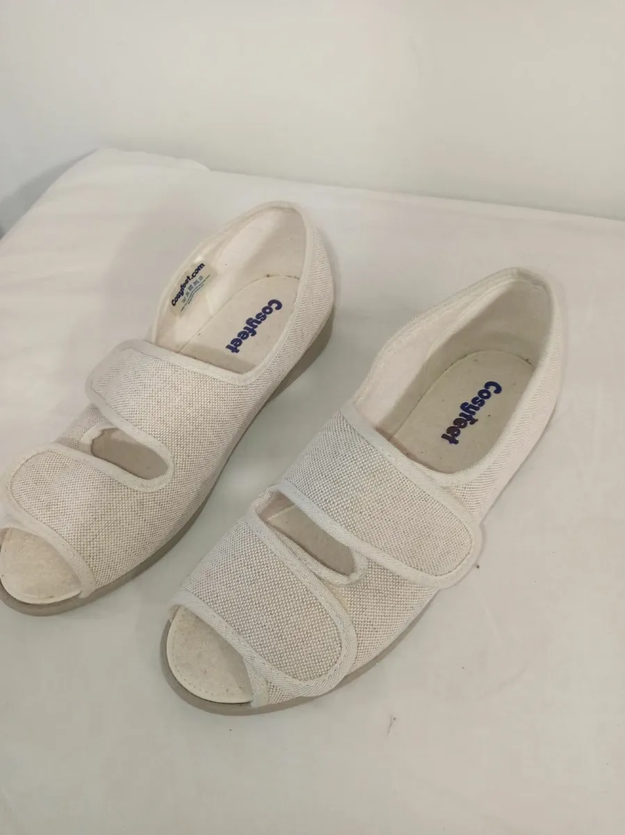 Cosy feet wide fit ladies slippers - Image 1