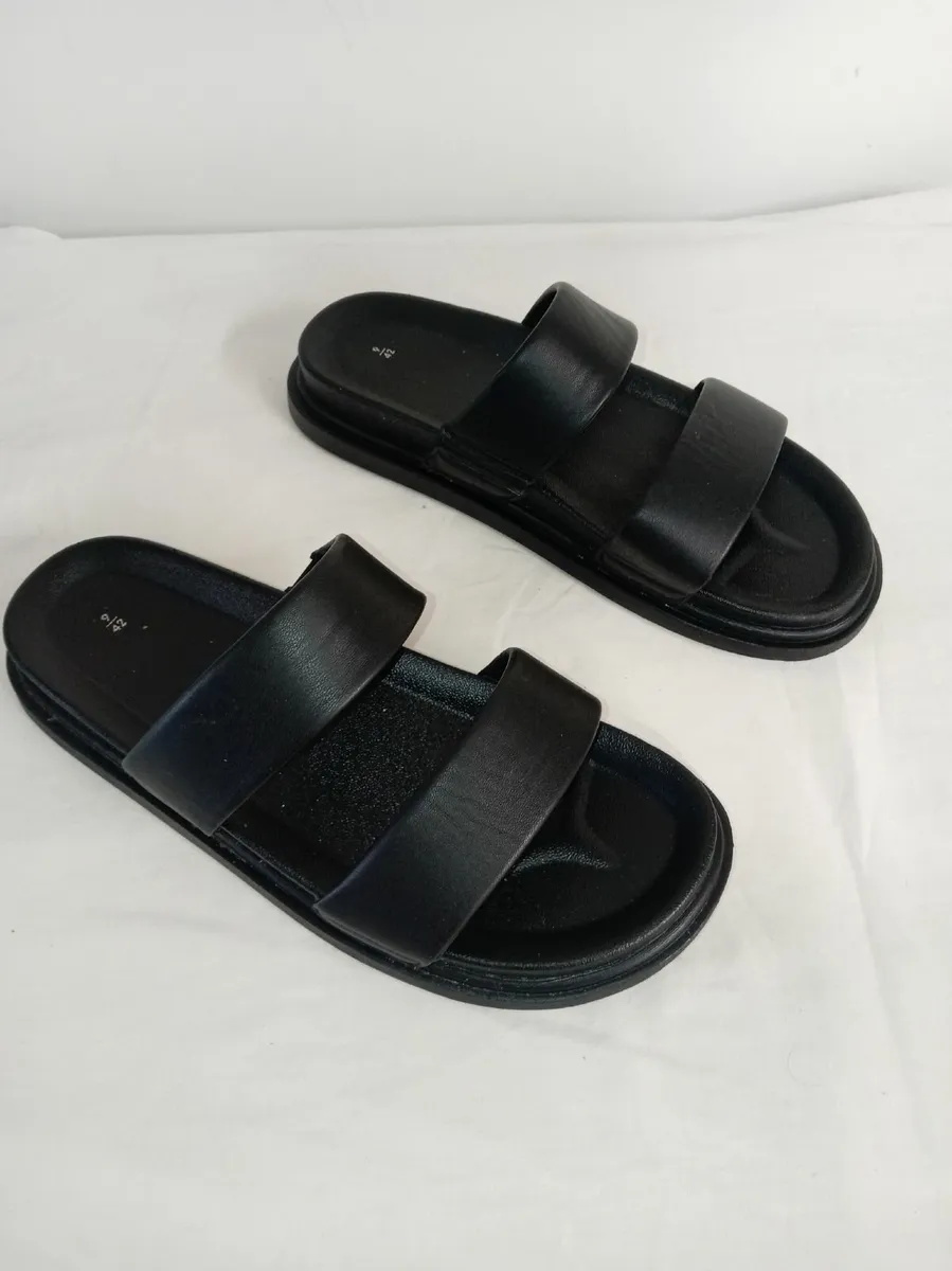 Men's black sandals