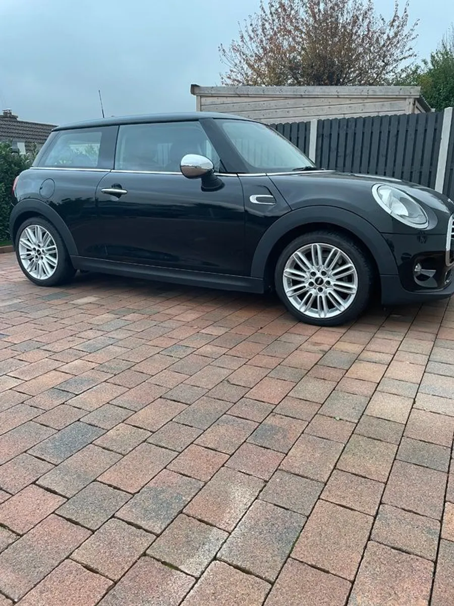 2017 Mini Cooper D - Image 1