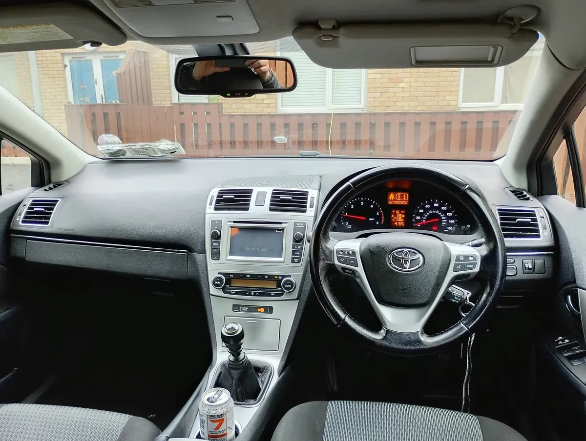 Toyota Avensis 2012 - Image 1