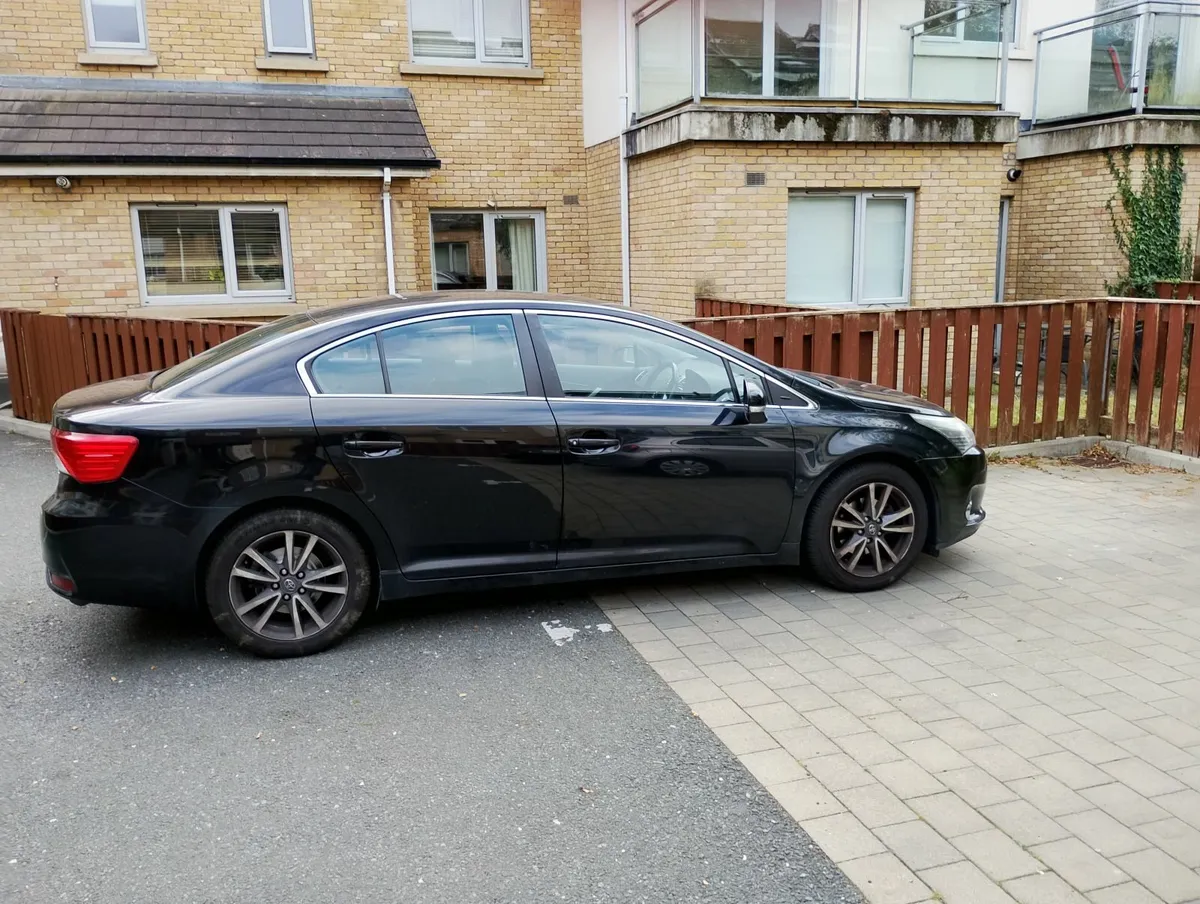 Toyota Avensis 2012 - Image 4