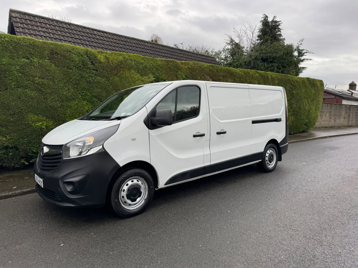 Opel Vivaro TAX 9/26 CVRT 6/26 low mileage - Image 4