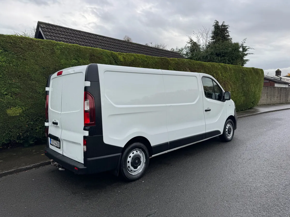 Opel Vivaro TAX 9/26 CVRT 6/26 low mileage - Image 3