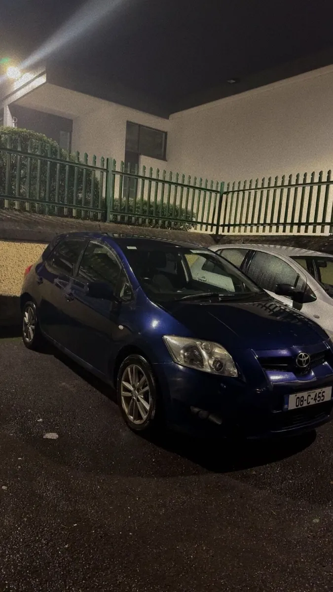 Automatic Toyota Auris 2008 - Image 4