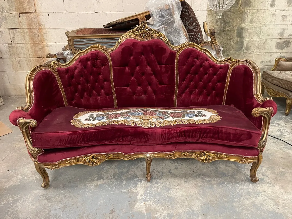 Large red with gold 3 seater nice and in good cond