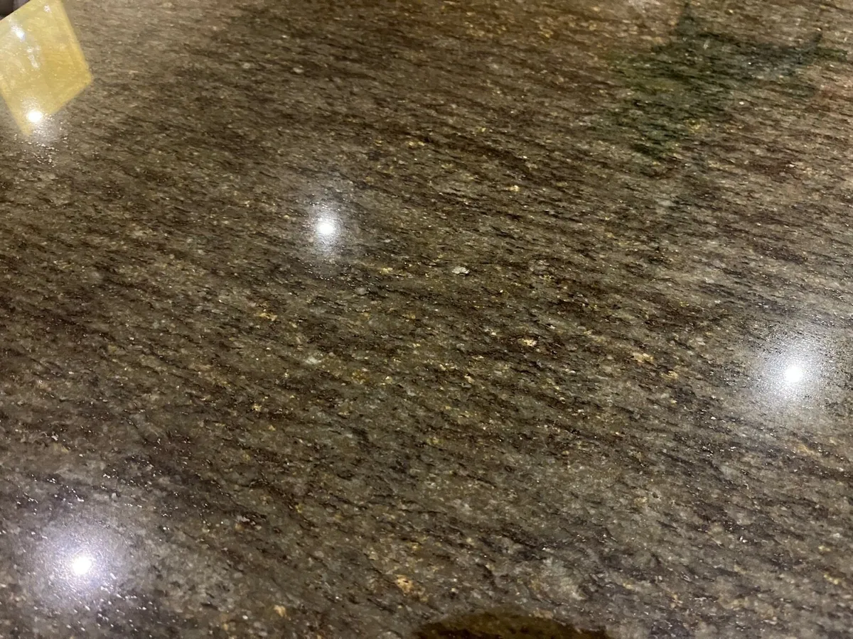 Granite kitchen counter - Image 3