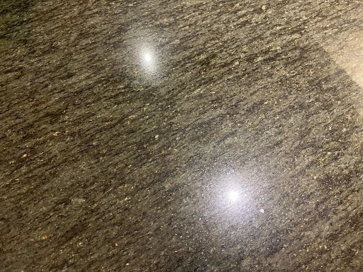 Granite kitchen counter - Image 4