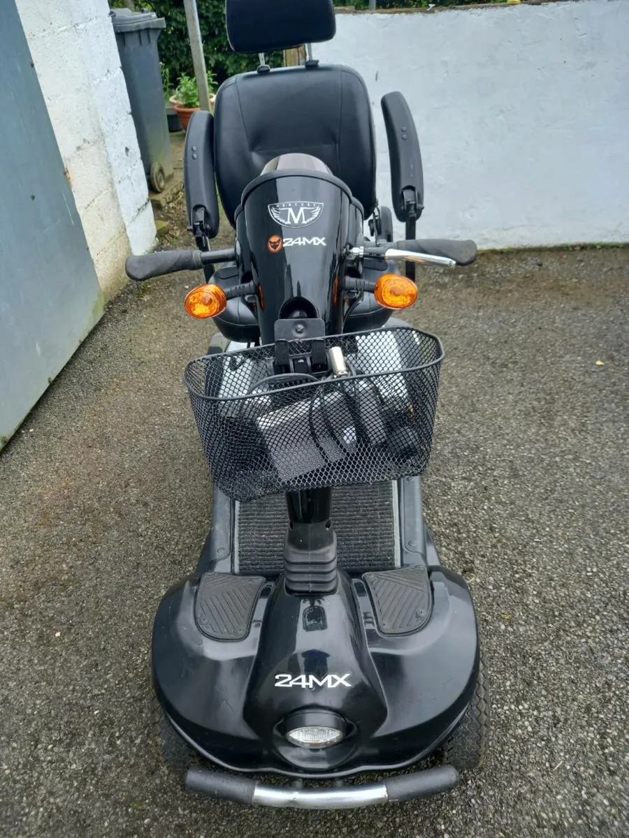 Mobility scooter - Image 1