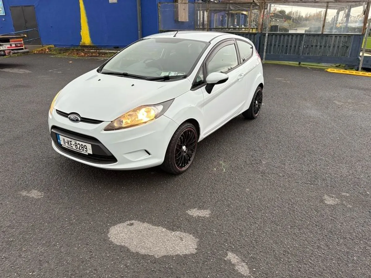 2011 Ford Fiesta - Image 1
