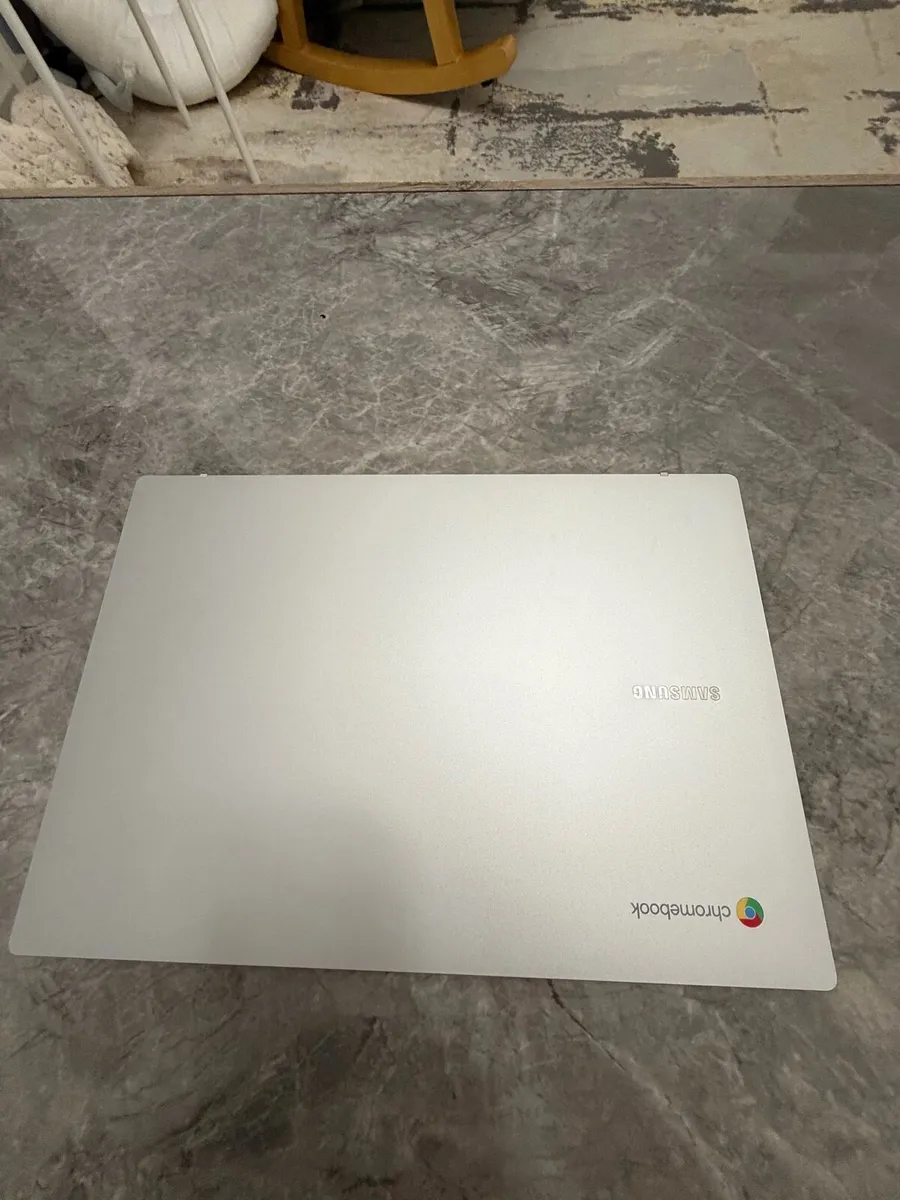 Google Chromebook - Image 2