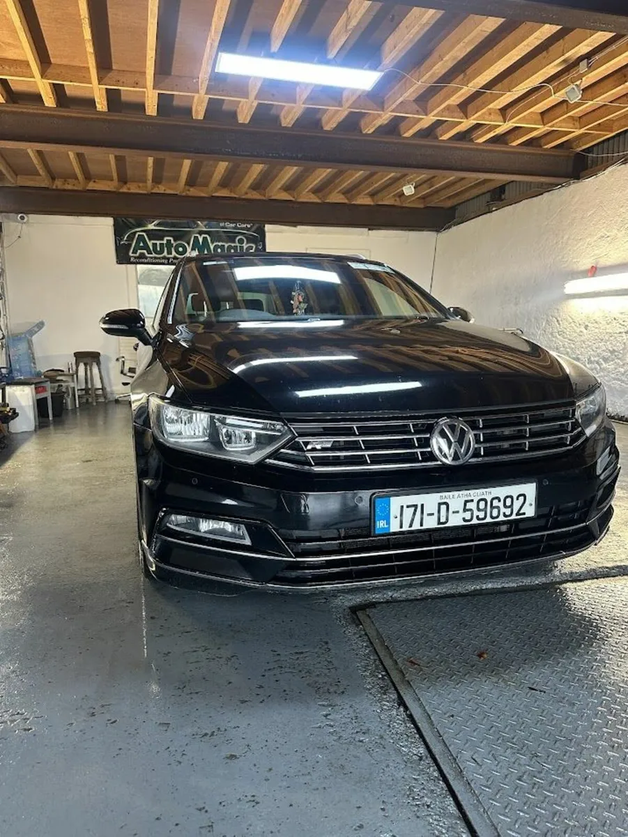 Volkswagen Passat R-Line 2017 - Image 3