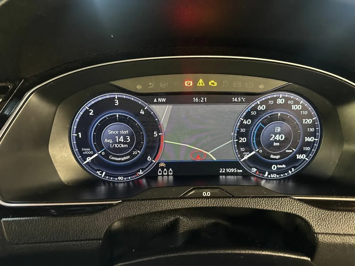 Volkswagen Passat R-Line 2017 - Image 4