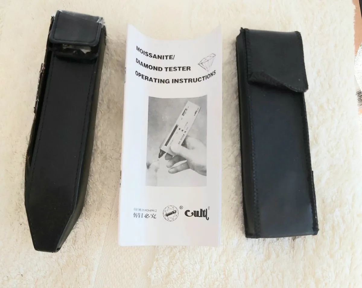 Diamond and moissanite testers