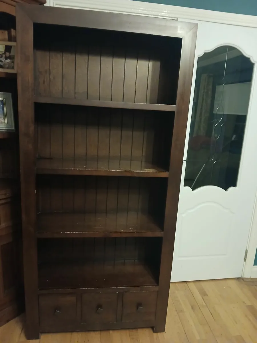 Solid wood bookshelf - Image 1