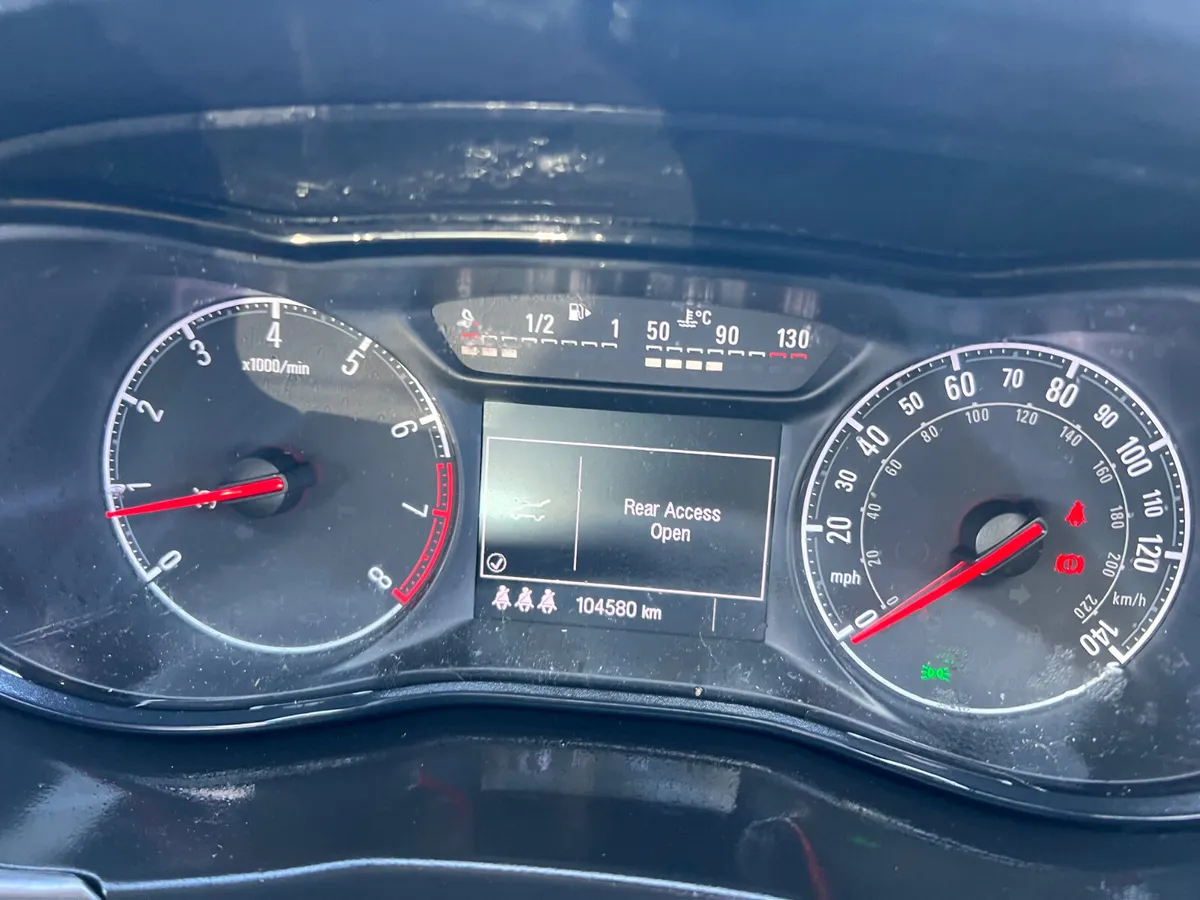 2017 Opel Corsa low milage driving - Image 4