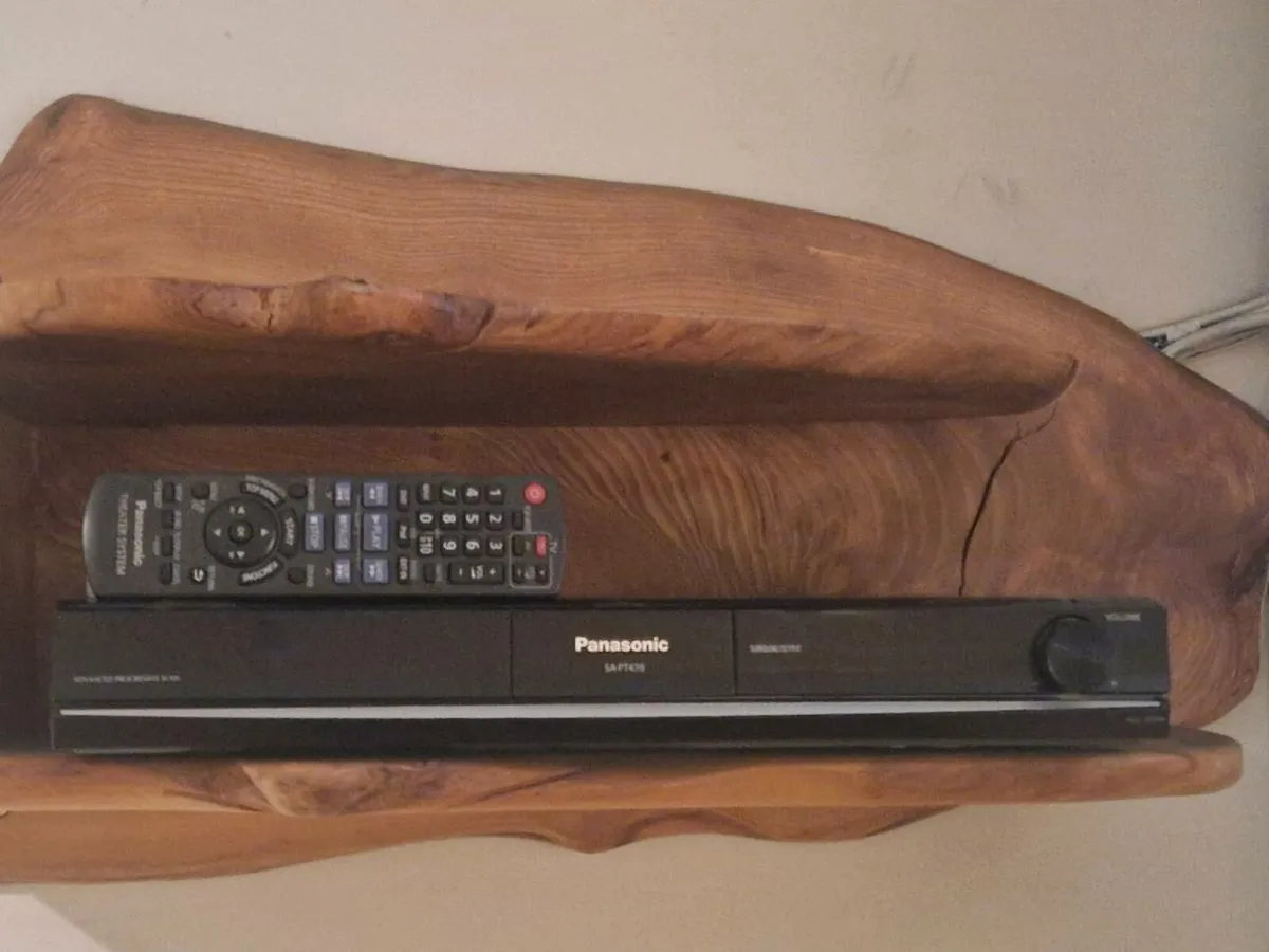 42'Panasonic  plasma tv and surround sound - Image 3