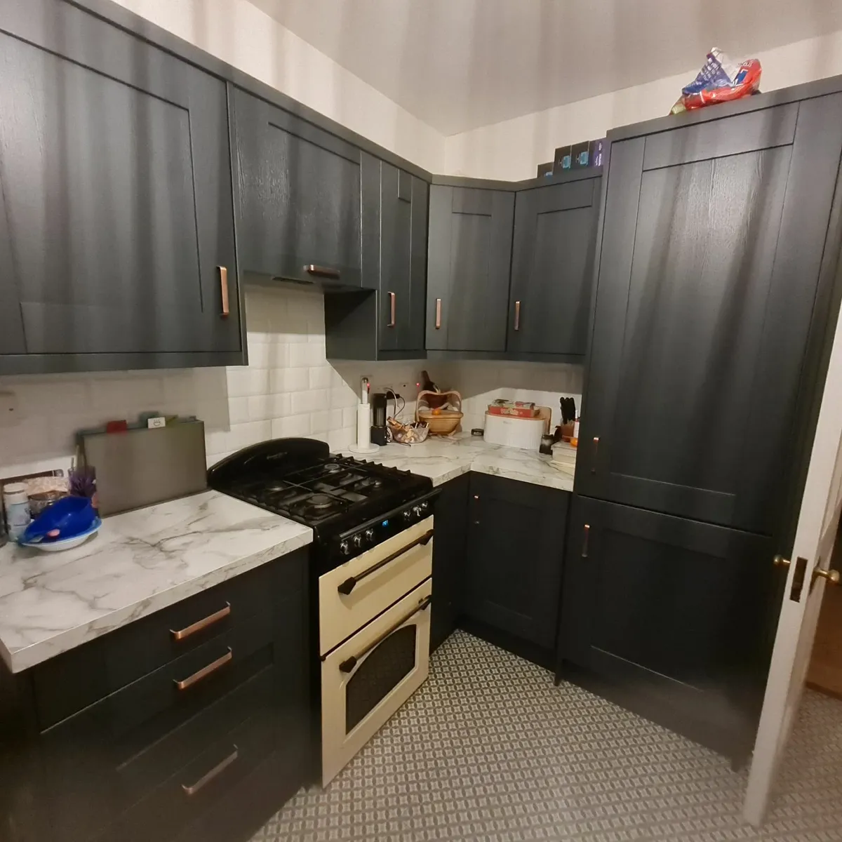 Kitchen (nearly new) - Image 2