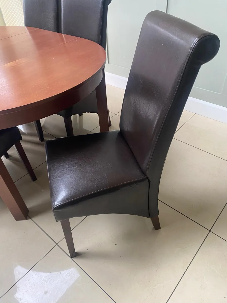 Table & 6 chairs - Image 2