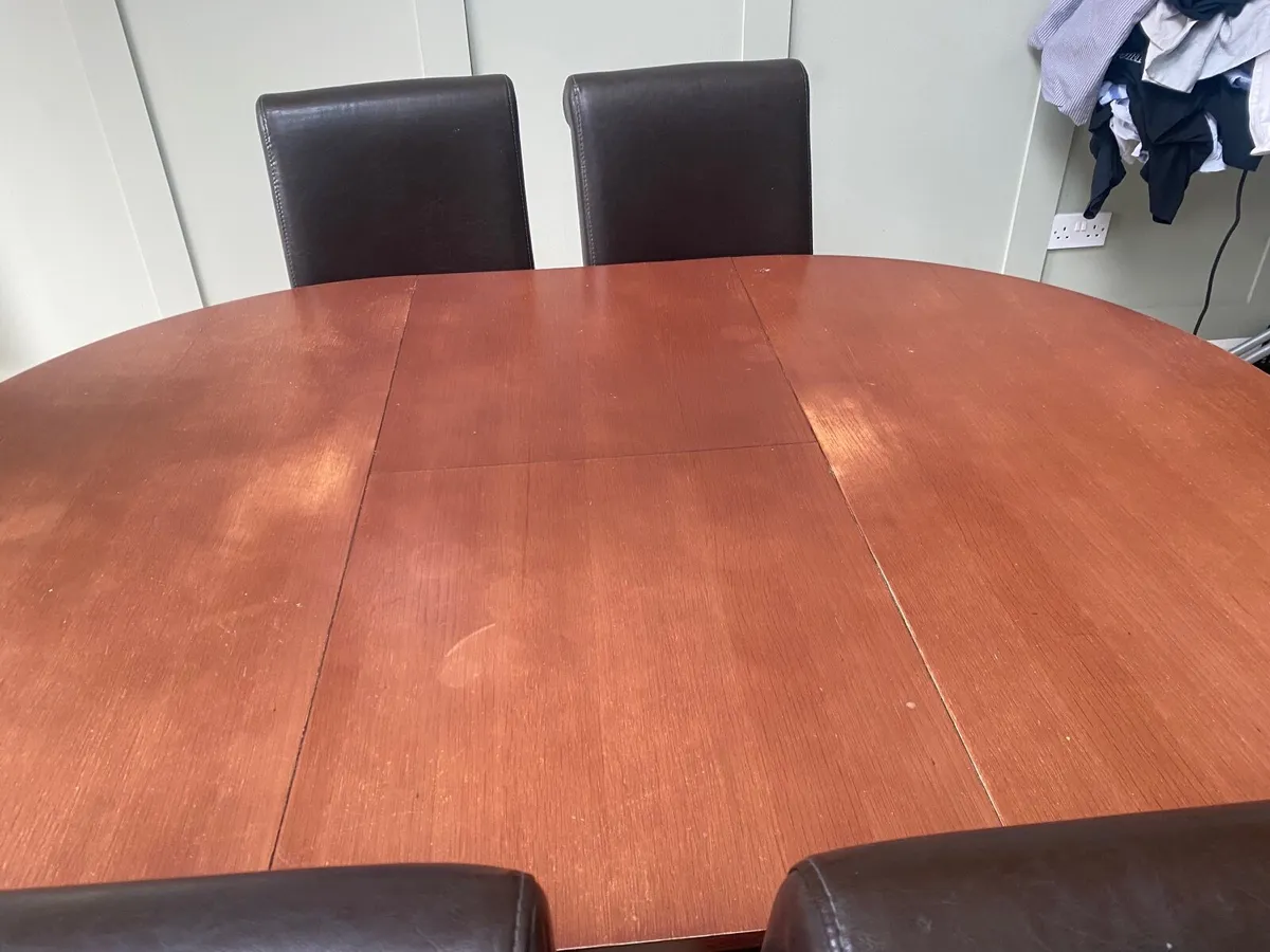 Table & 6 chairs - Image 3