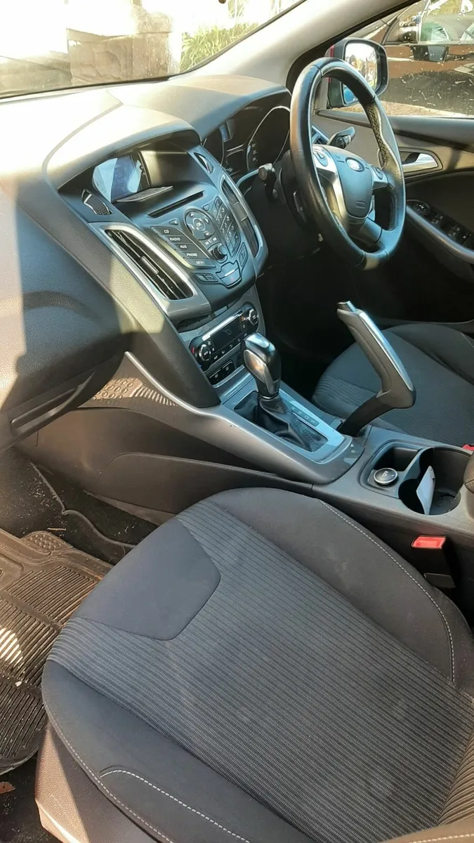 Ford Focus 2012 - Image 2