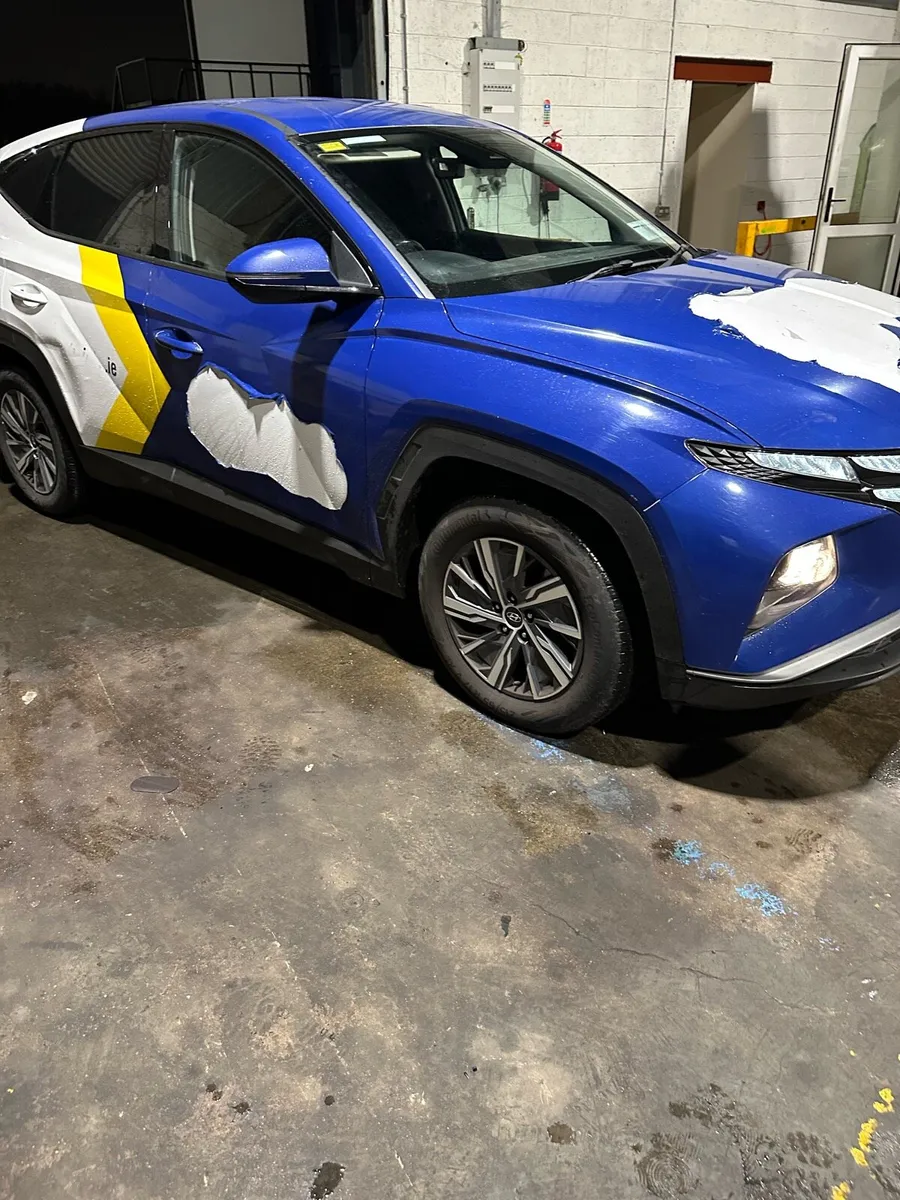 2021 Hyundai Tuscon commercial ( not damaged) - Image 1