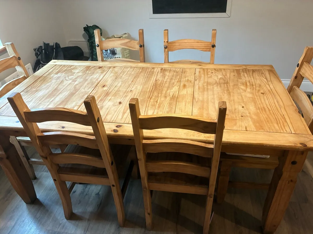 Kitchen table and chairs - Image 2