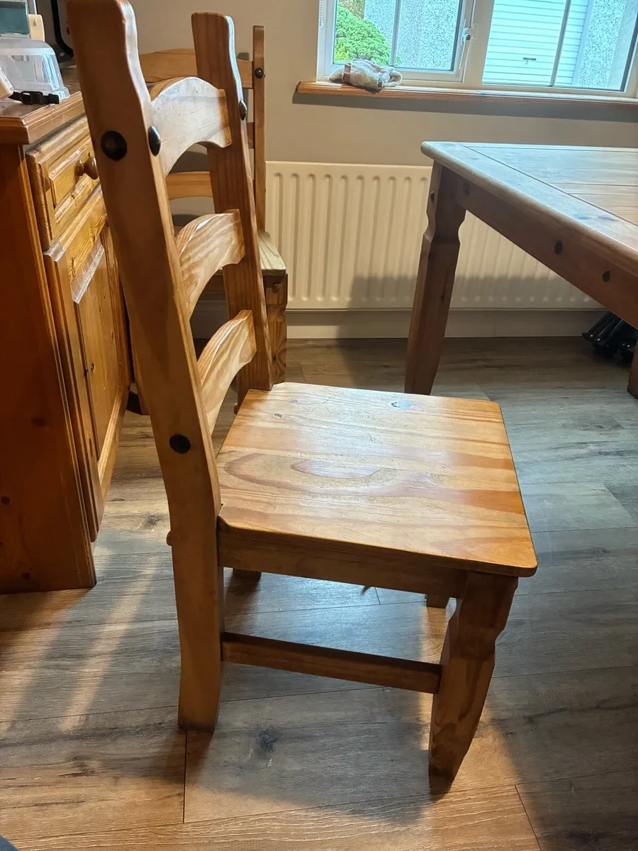 Kitchen table and chairs - Image 4
