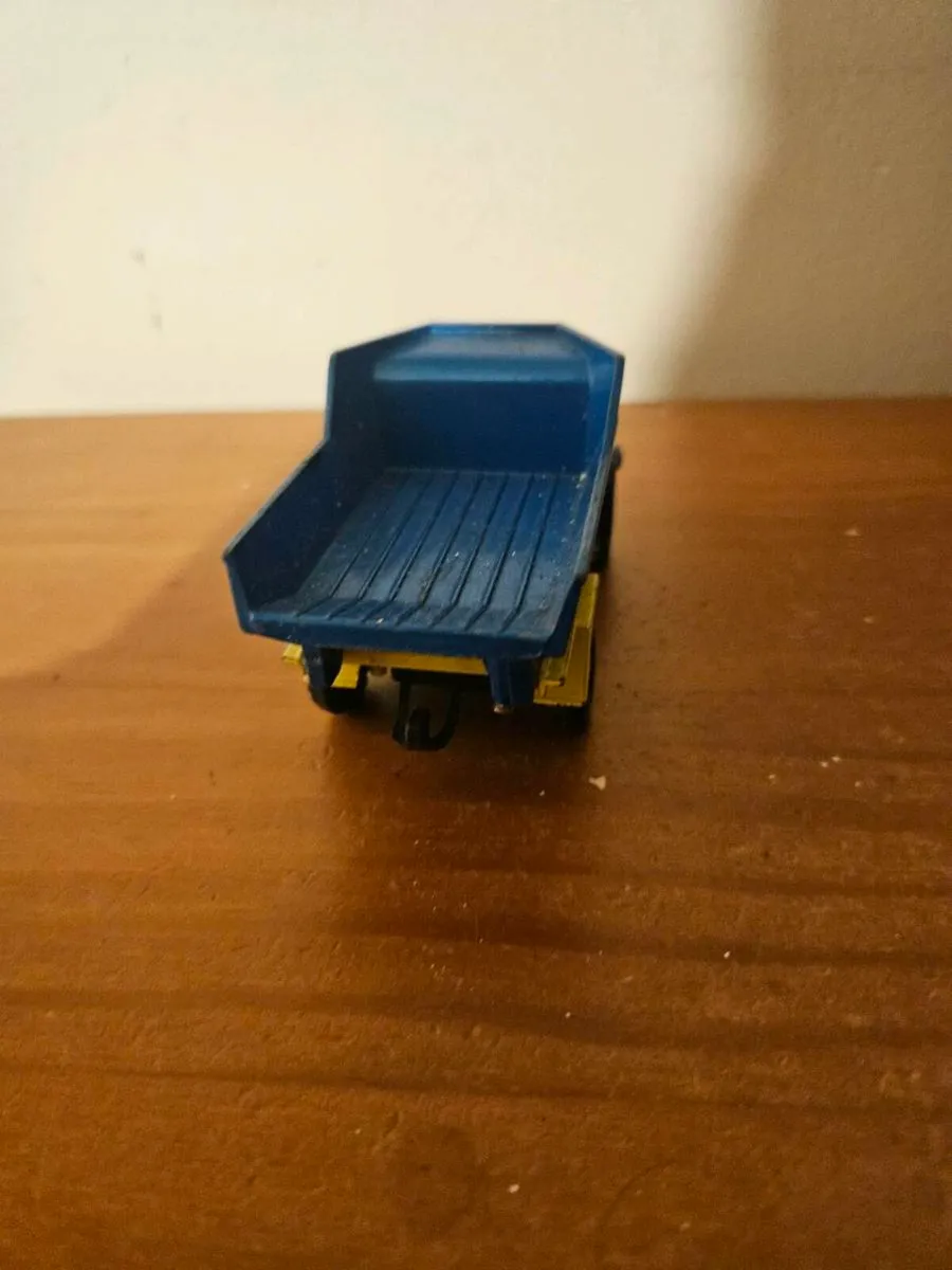 Corgi Unimog Tipper Truck - Image 2