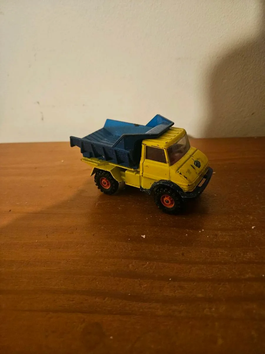 Corgi Unimog Tipper Truck - Image 3