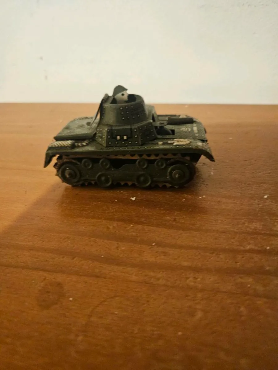 Vintage Tinplate Tank - Image 3