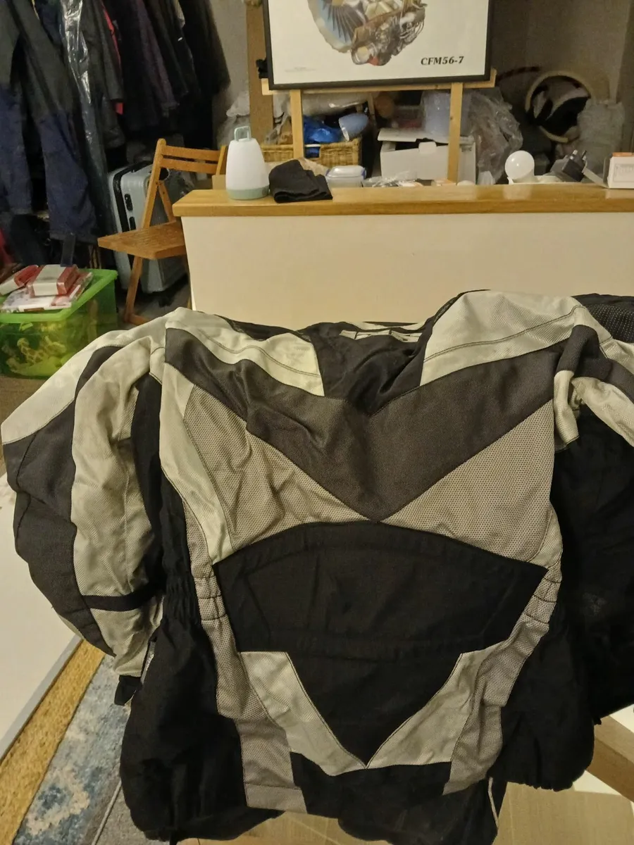 Motorcycle jacket and trousers - Image 2