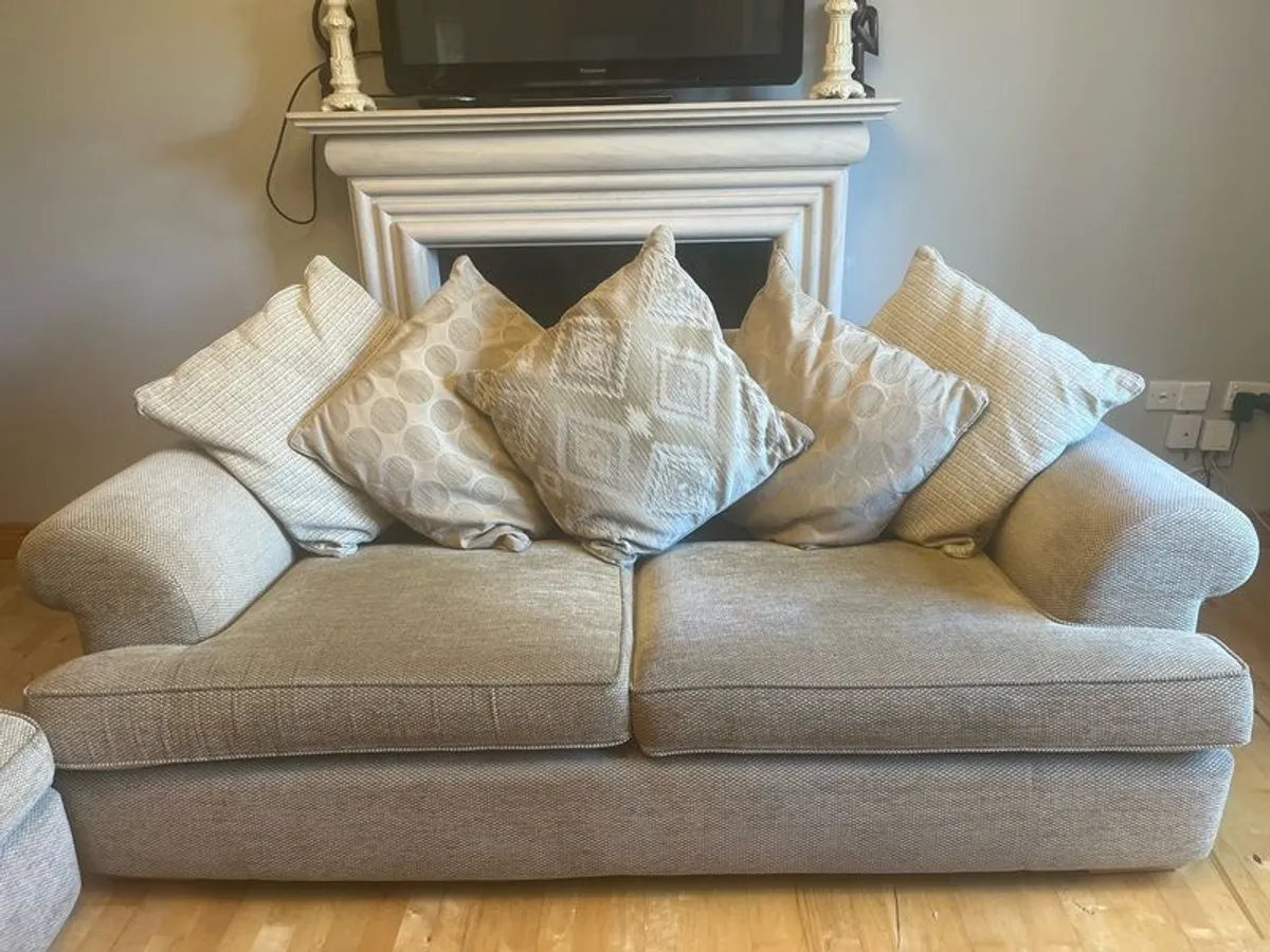 3/4 seater beige couch - Image 1