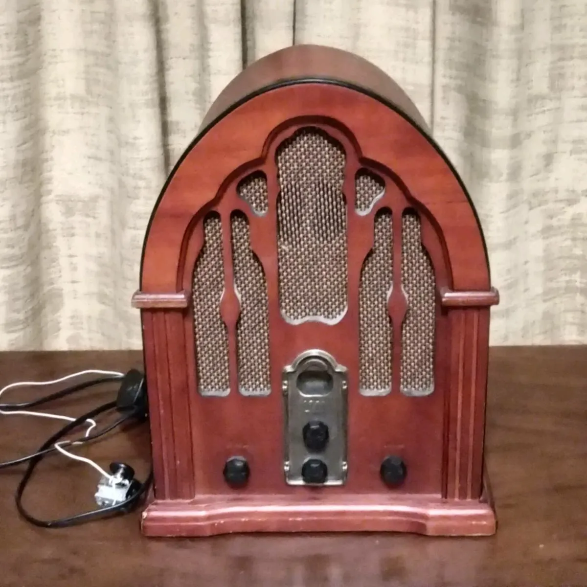 Antique Radio - Image 1