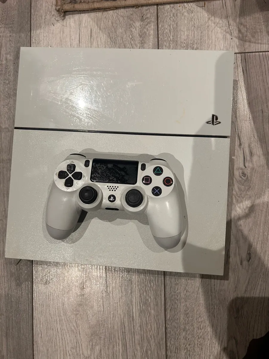 PlayStation 4 500gb White (no box) with games - Image 1