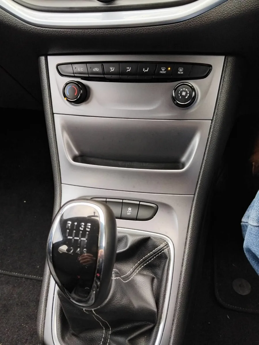 Opel Astra 2016 - Image 4