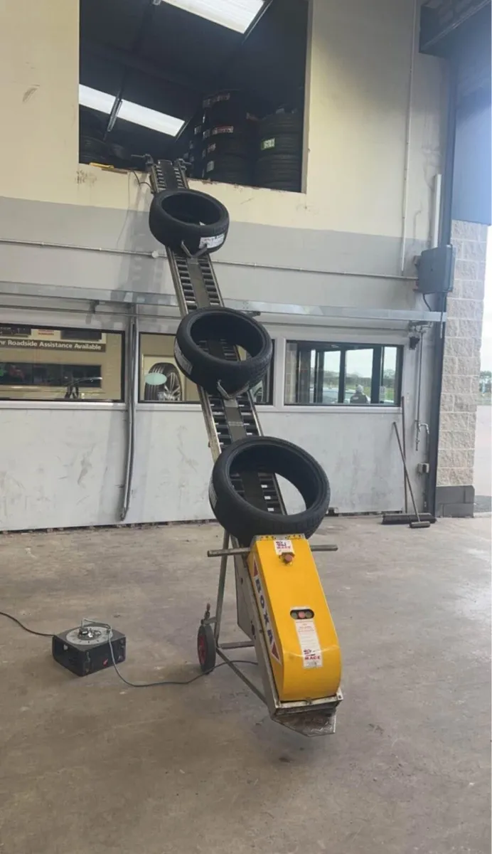 BOXA LIFT / HOIST - Image 3