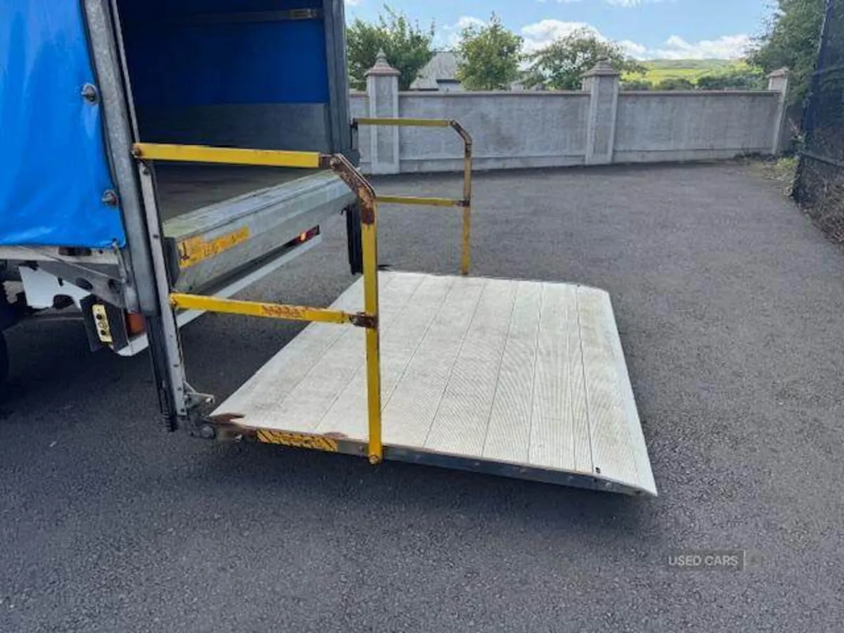 2017 TGS 3.5T Van Aluminium Body - Full Tail Lift - Image 4