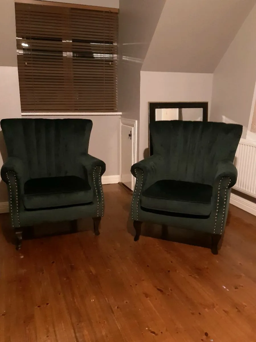Two dark green velvet Chesterfields arm chairs - Image 1