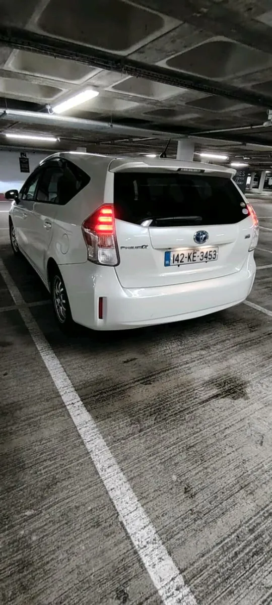 Toyota Prius Alpha 7 seats - Image 4