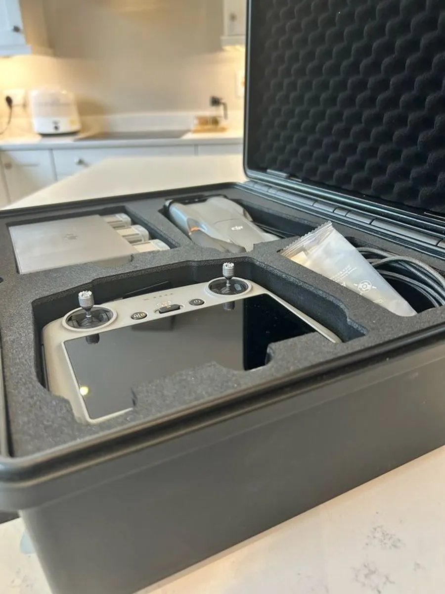 DJI Air 3 Fly More Combo + DJI Care Refresh (Jan 2026) + Hard Case - Image 3