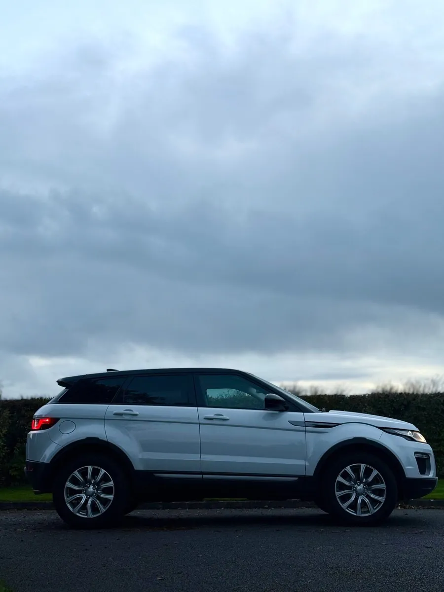 🔥 Range Rover Evoque 🔥 Low mileage 🔥Brand New🔥 - Image 2