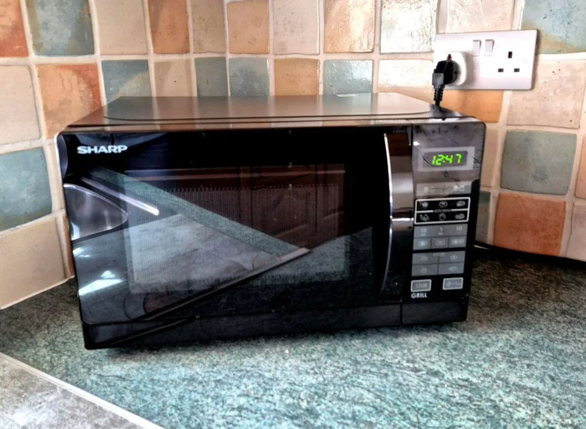 Sharp Grill compact microwave 2in1, 800w, 20l, bla - Image 4