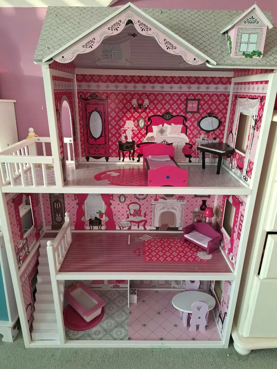Doll house - Image 1