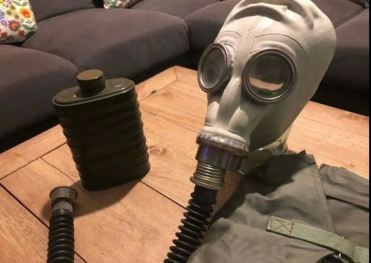 Vintage gas mask - Image 2